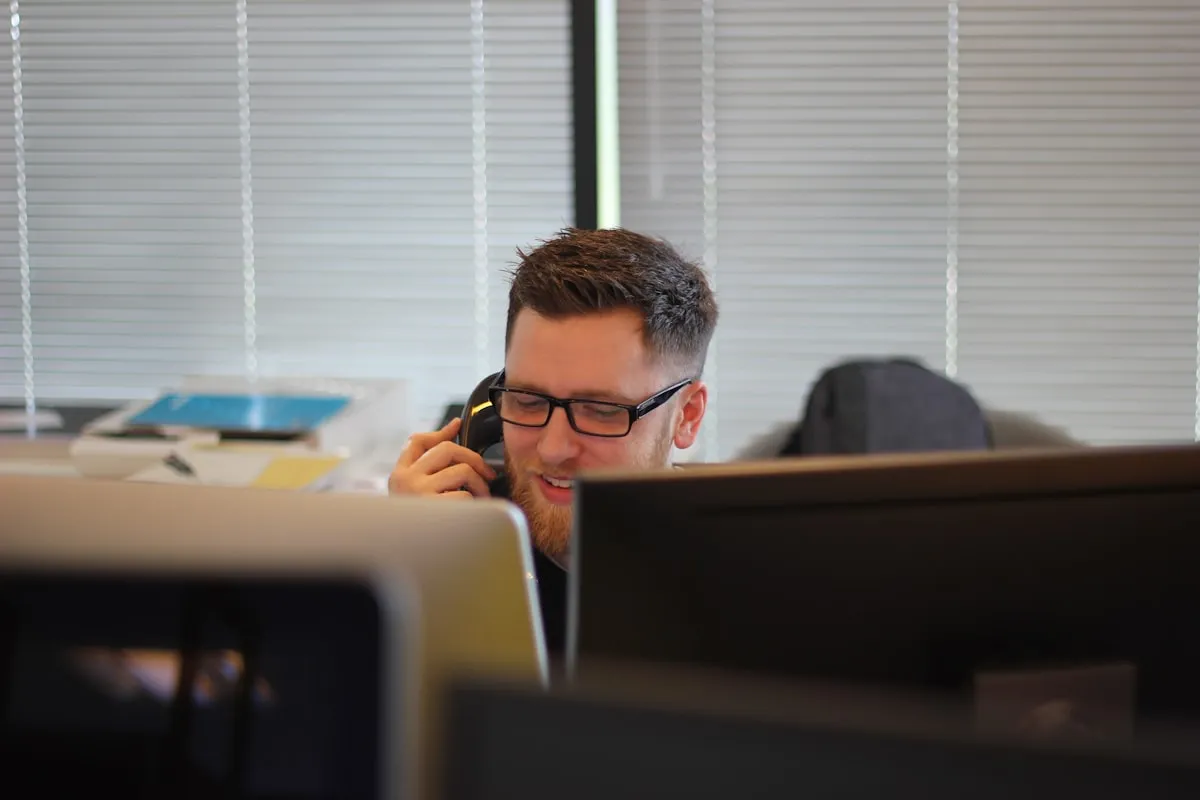 Customer speaking with AI Voice Agent